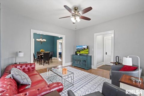 Tiny photo for 1658 W LOMBARD Street, Davenport, IA 52804 (MLS # QC4267593)