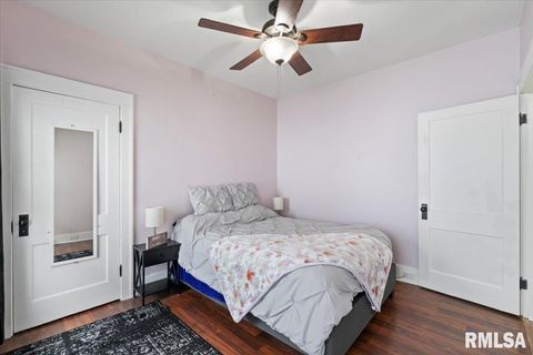 Tiny photo for 1658 W LOMBARD Street, Davenport, IA 52804 (MLS # QC4267593)