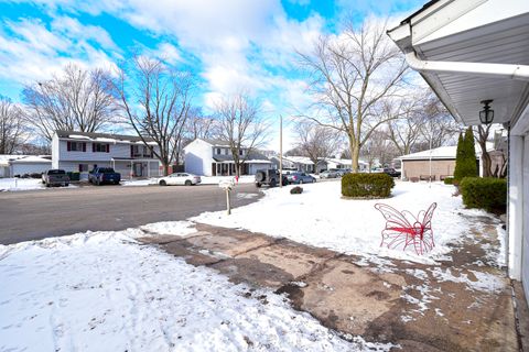 Tiny photo for 1030 Surrey Court, Joliet, IL 60431 (MLS # 12558530)