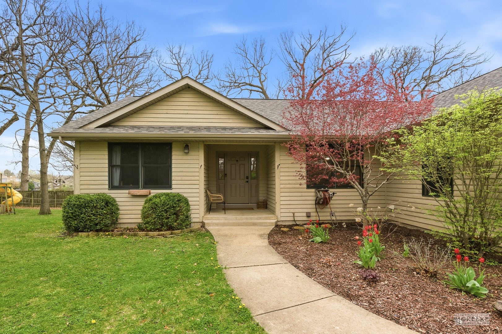 27 Hickory Loop Drive