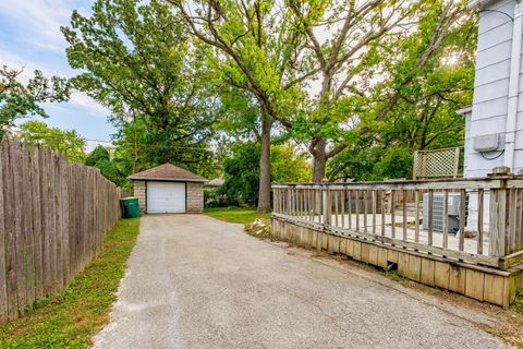Tiny photo for 914 Jasper Street, Joliet, IL 60436 (MLS # 12546048)