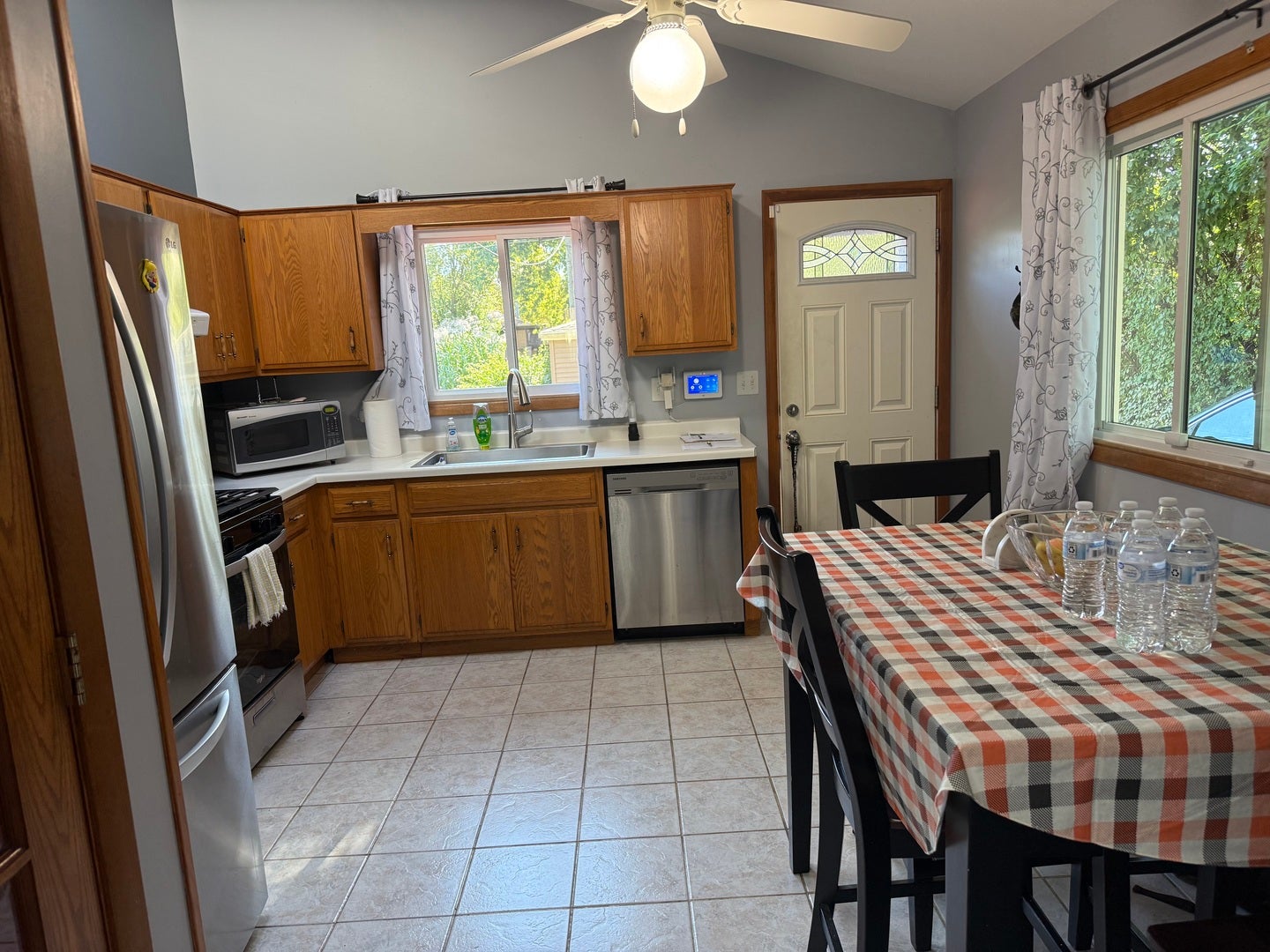 29W313 Ray Avenue
