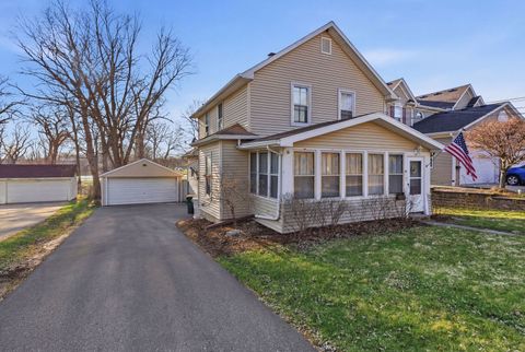Tiny photo for 10 S Grant Street, North Aurora, IL 60542 (MLS # 12595750)
