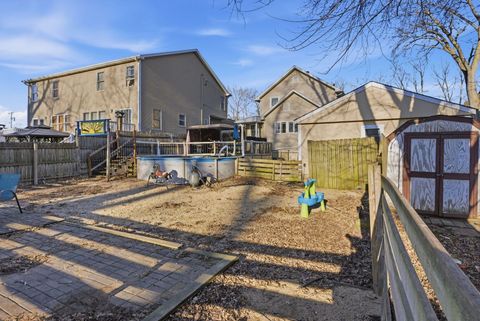 Tiny photo for 10 S Grant Street, North Aurora, IL 60542 (MLS # 12595750)