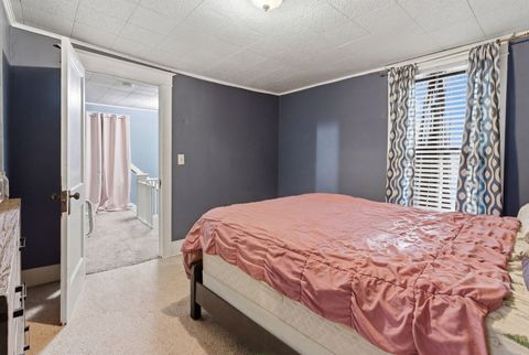 Tiny photo for 10 S Grant Street, North Aurora, IL 60542 (MLS # 12595750)