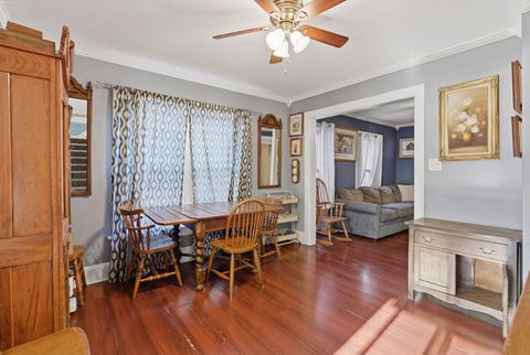 Tiny photo for 10 S Grant Street, North Aurora, IL 60542 (MLS # 12595750)