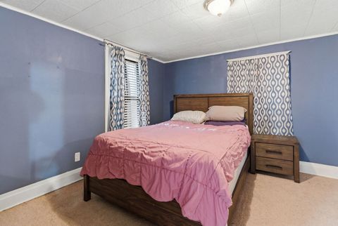 Tiny photo for 10 S Grant Street, North Aurora, IL 60542 (MLS # 12595750)