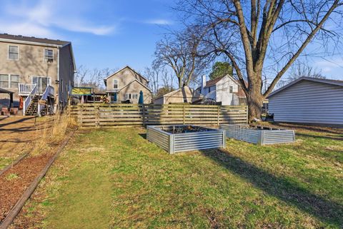 Tiny photo for 10 S Grant Street, North Aurora, IL 60542 (MLS # 12595750)