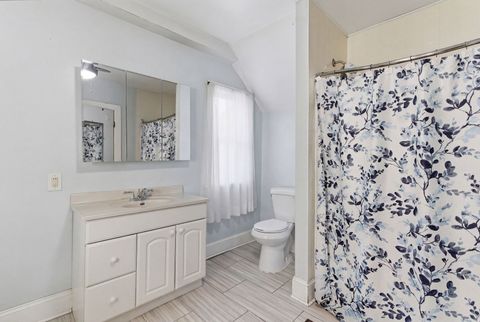 Tiny photo for 10 S Grant Street, North Aurora, IL 60542 (MLS # 12595750)