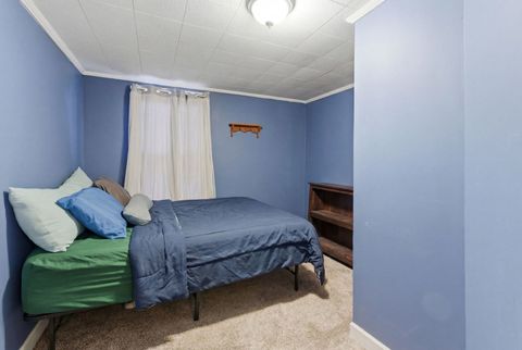 Tiny photo for 10 S Grant Street, North Aurora, IL 60542 (MLS # 12595750)