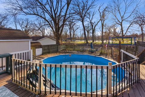 Tiny photo for 10 S Grant Street, North Aurora, IL 60542 (MLS # 12595750)