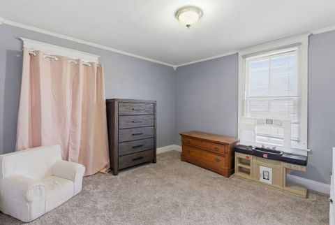 Tiny photo for 10 S Grant Street, North Aurora, IL 60542 (MLS # 12595750)