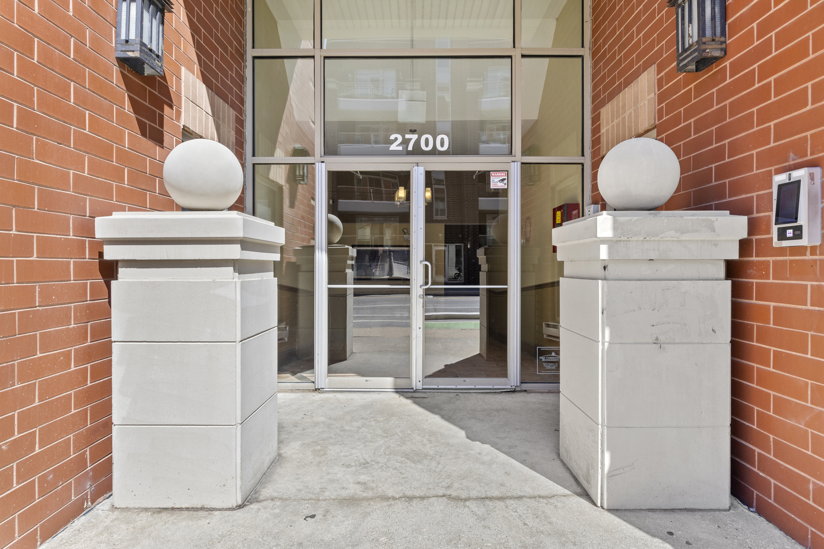 2700 W BELMONT Avenue 402