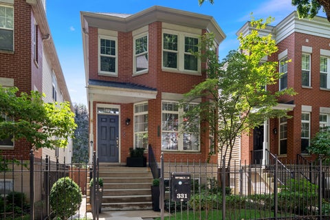 Photo of 331 W Evergreen Avenue, Chicago, IL 60610 (MLS # 12746810)