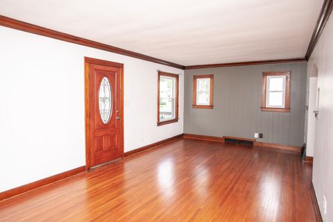 Tiny photo for 1313 E Oakland Avenue, Bloomington, IL 61701 (MLS # 12392706)