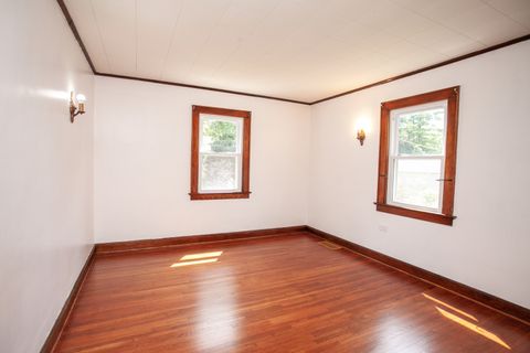 Tiny photo for 1313 E Oakland Avenue, Bloomington, IL 61701 (MLS # 12392706)