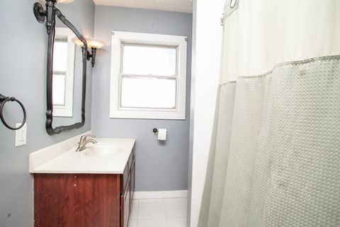 Tiny photo for 1313 E Oakland Avenue, Bloomington, IL 61701 (MLS # 12392706)