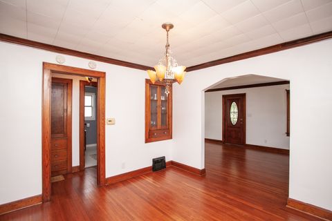 Tiny photo for 1313 E Oakland Avenue, Bloomington, IL 61701 (MLS # 12392706)