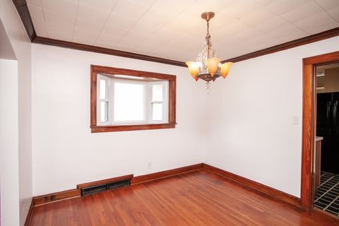 Tiny photo for 1313 E Oakland Avenue, Bloomington, IL 61701 (MLS # 12392706)