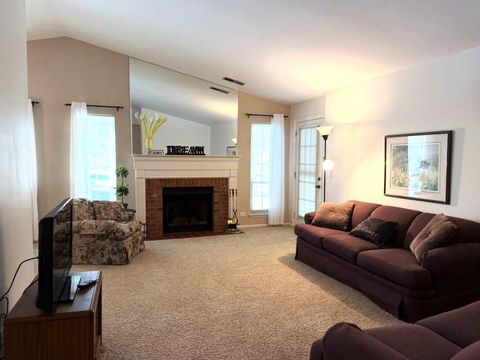 Tiny photo for 1410 Tulip Court #D2, Wheeling, IL 60090 (MLS # 12557807)