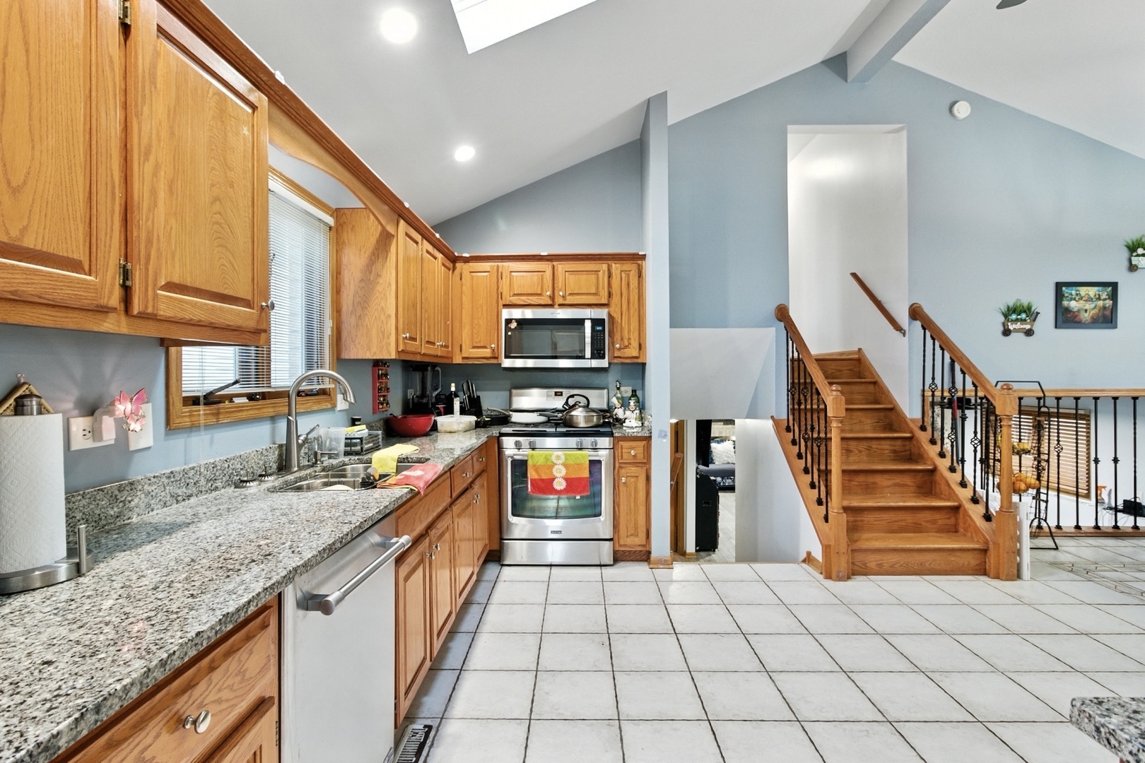 7051 W 64th Place