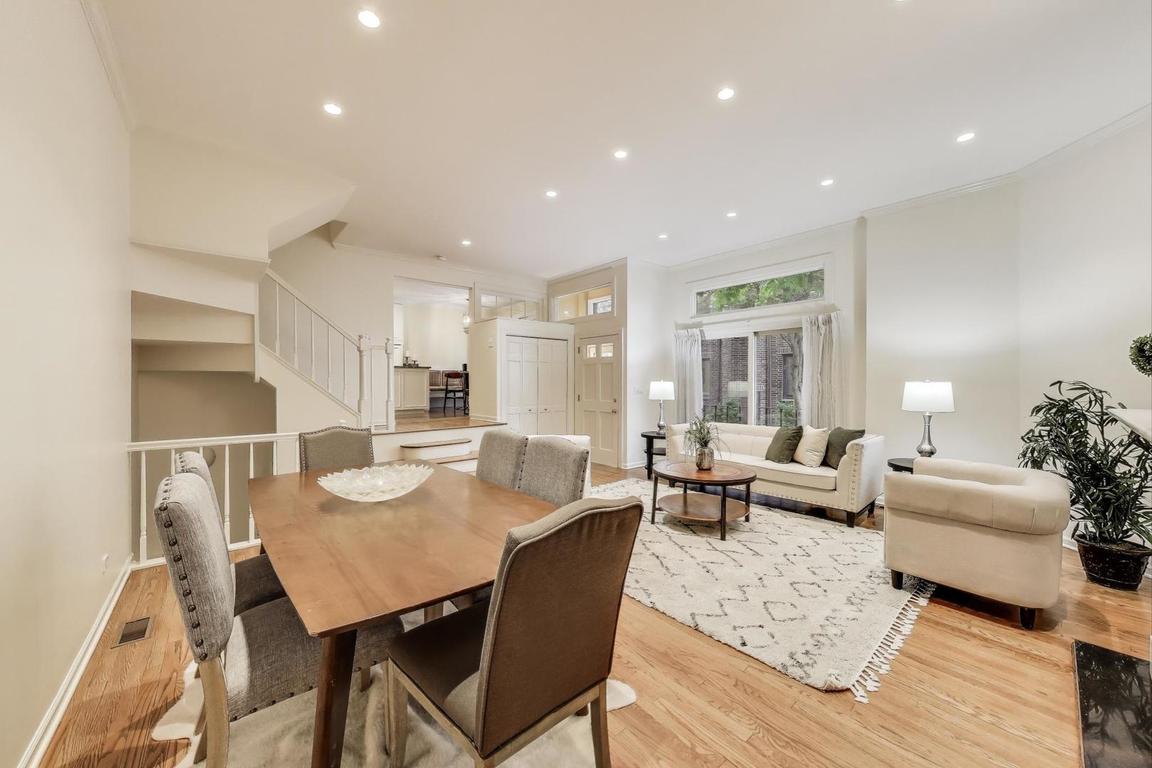 215 W CONCORD Lane
