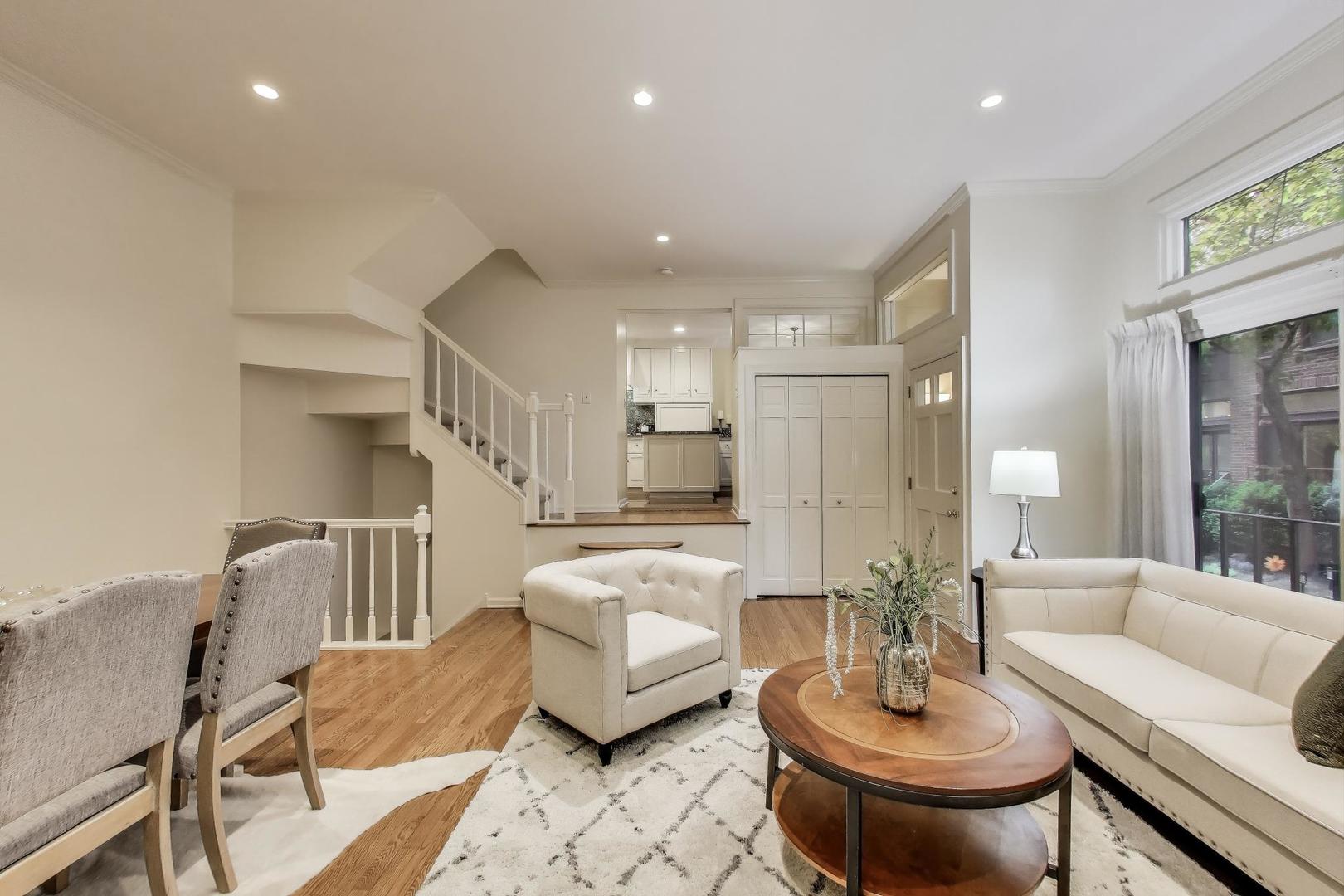 215 W CONCORD Lane