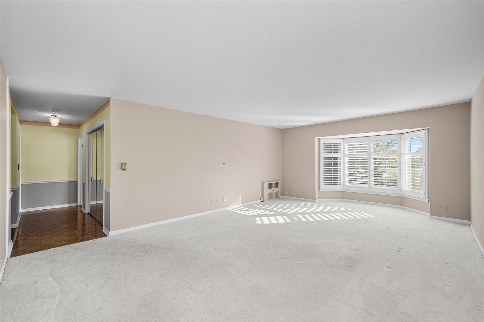 2300 Windsor Mall 2G