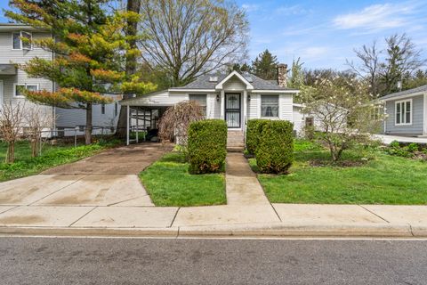 Tiny photo for 1414 N Harrison Street, Algonquin, IL 60102 (MLS # 12618749)