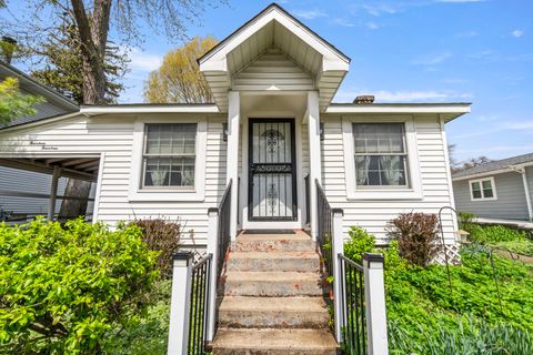 Photo of 1414 N Harrison Street, Algonquin, IL 60102 (MLS # 12618749)