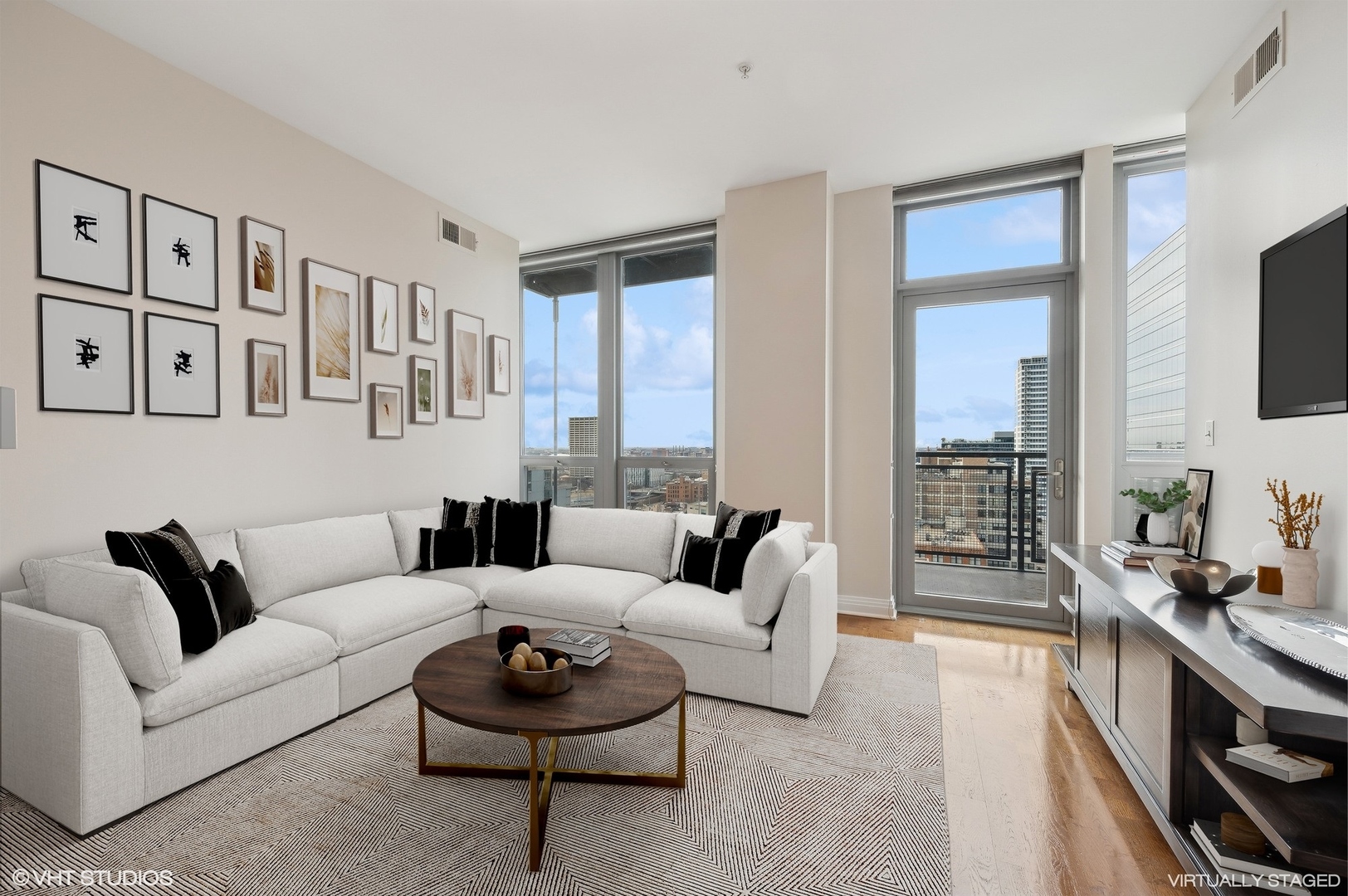 565 W Quincy Street 1708