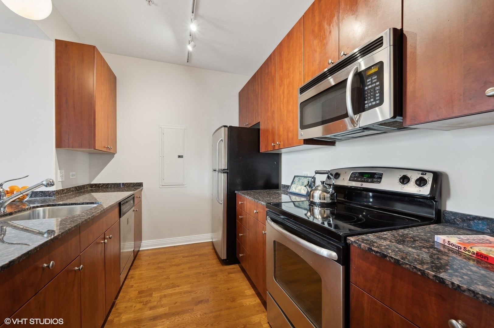565 W Quincy Street 1708