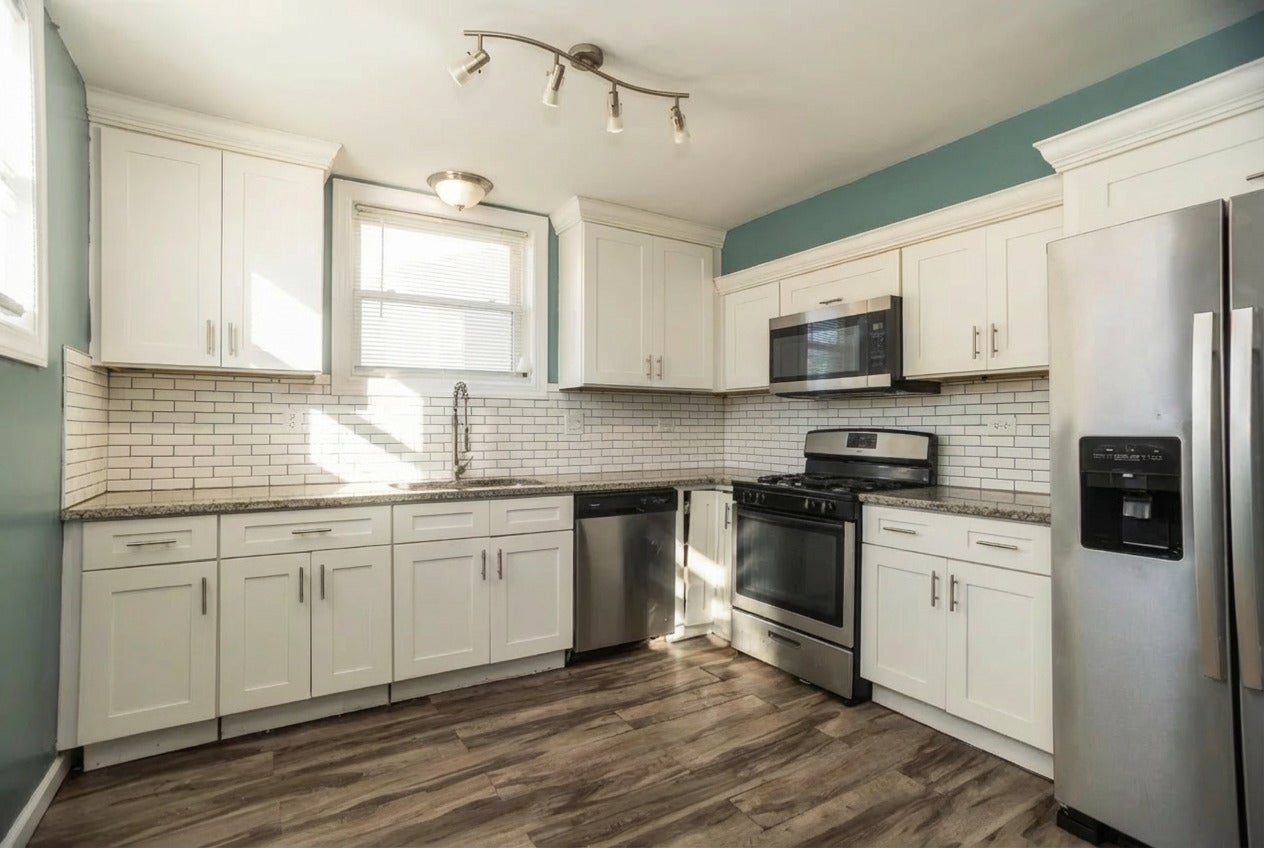 382 Chappel Avenue