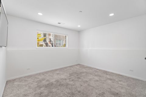 Tiny photo for 821 Lexington Circle E, Des Plaines, IL 60016 (MLS # 12513769)