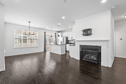 Tiny photo for 821 Lexington Circle E, Des Plaines, IL 60016 (MLS # 12513769)