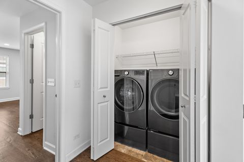 Tiny photo for 821 Lexington Circle E, Des Plaines, IL 60016 (MLS # 12513769)