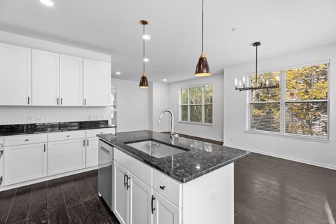 Tiny photo for 821 Lexington Circle E, Des Plaines, IL 60016 (MLS # 12513769)