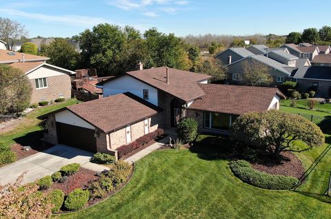 Tiny photo for 17169 Kropp Court, Orland Park, IL 60467 (MLS # 12191562)