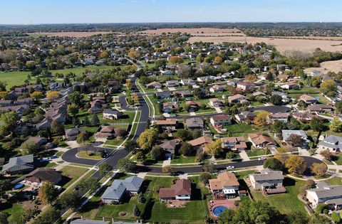 Tiny photo for 17169 Kropp Court, Orland Park, IL 60467 (MLS # 12191562)