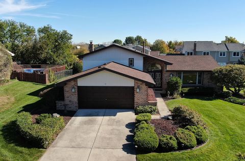 Tiny photo for 17169 Kropp Court, Orland Park, IL 60467 (MLS # 12191562)