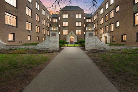 734 Noyes Street O2 Evanston IL 60201