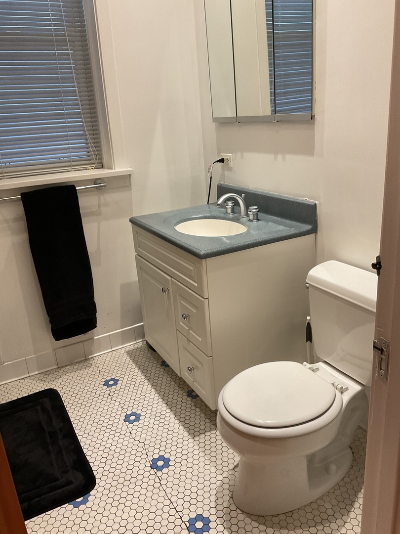 4430 N Spaulding Avenue