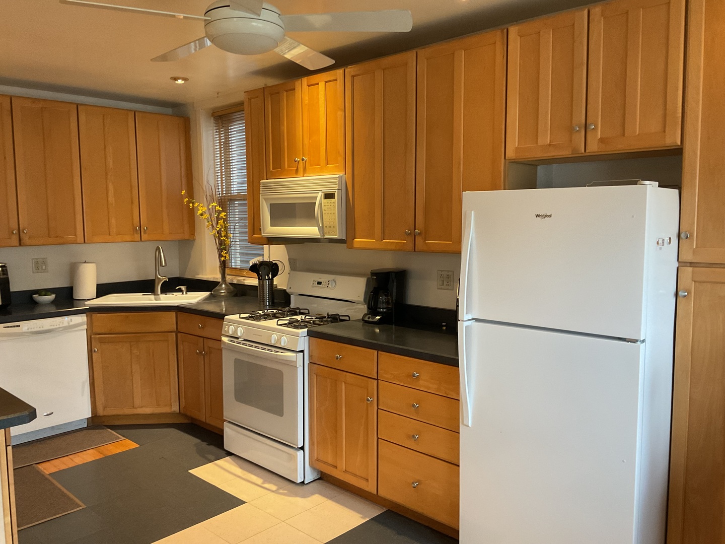 4430 N Spaulding Avenue