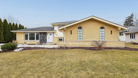 Photo of 7314 Summit Road, Darien, IL 60561 (MLS # 12563663)