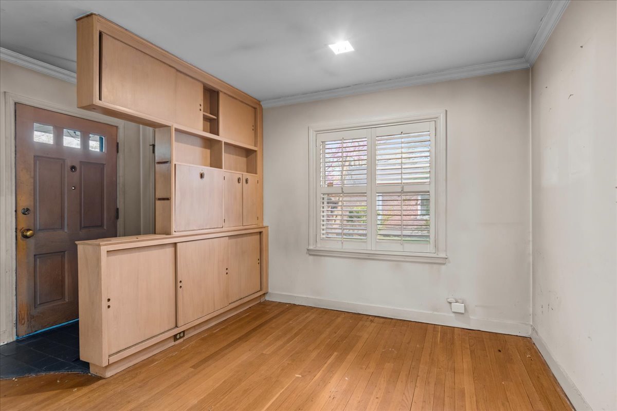 1124 Old Elm Lane