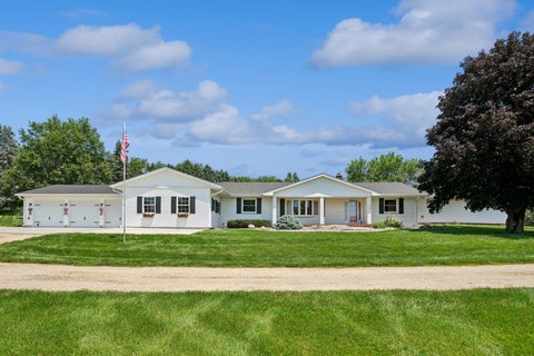 Photo of 29199 170th Avenue, Long Grove, IA 52756 (MLS # 12691108)