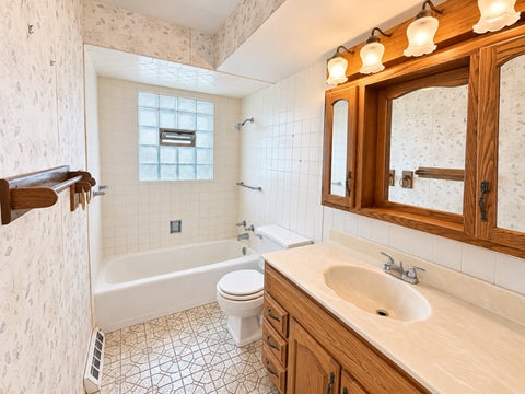 Tiny photo for 10321 Lacrosse Avenue, Oak Lawn, IL 60453 (MLS # 12763230)
