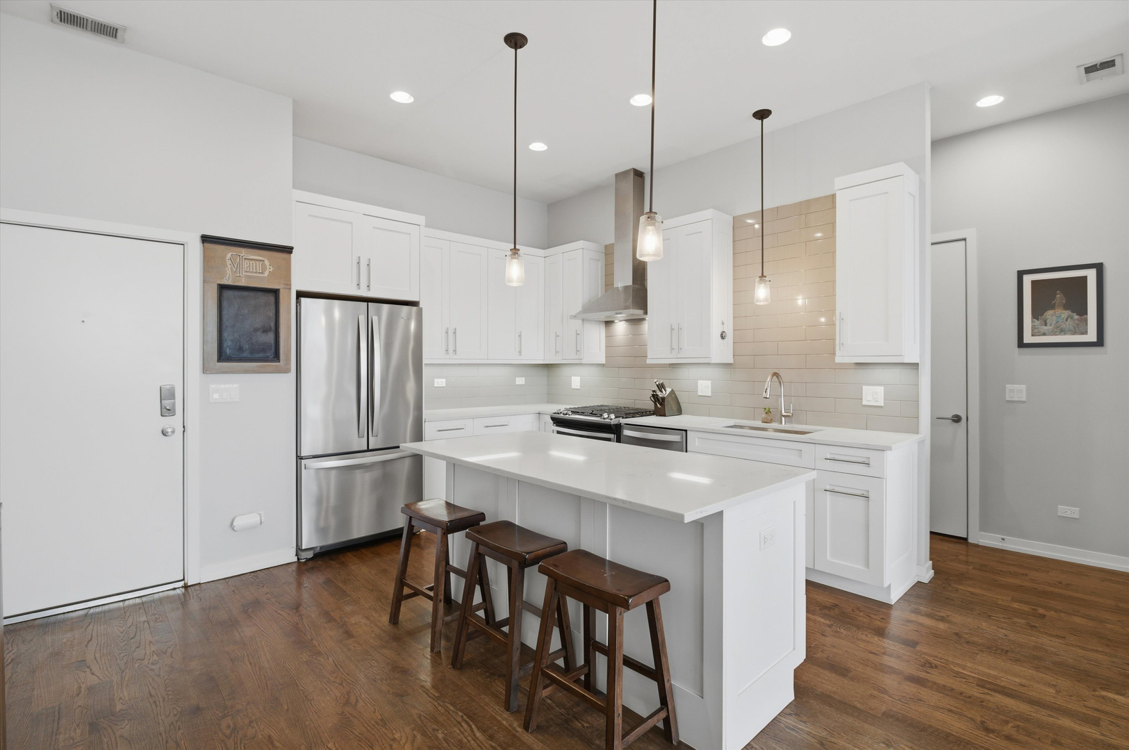 5 N Oakley Boulevard 406