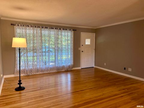 Tiny photo for 1406 W TAYLOR Drive, Carbondale, IL 62901 (MLS # EB460003)