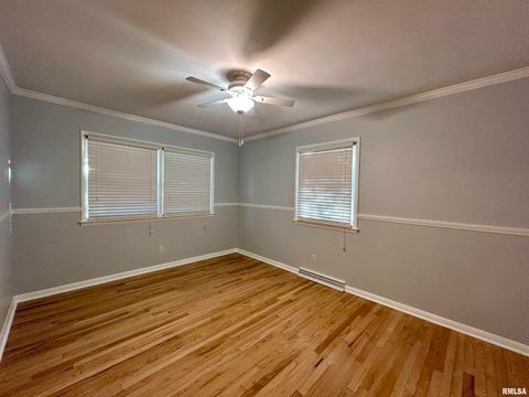 Tiny photo for 1406 W TAYLOR Drive, Carbondale, IL 62901 (MLS # EB460003)